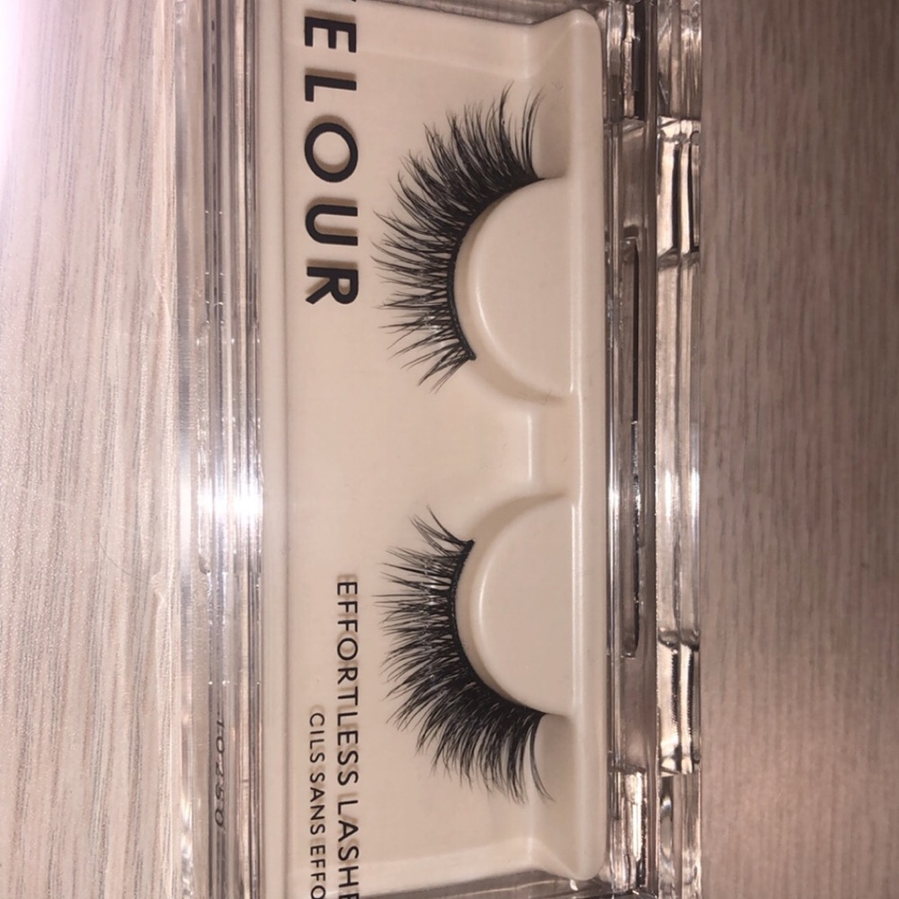False eyelashes